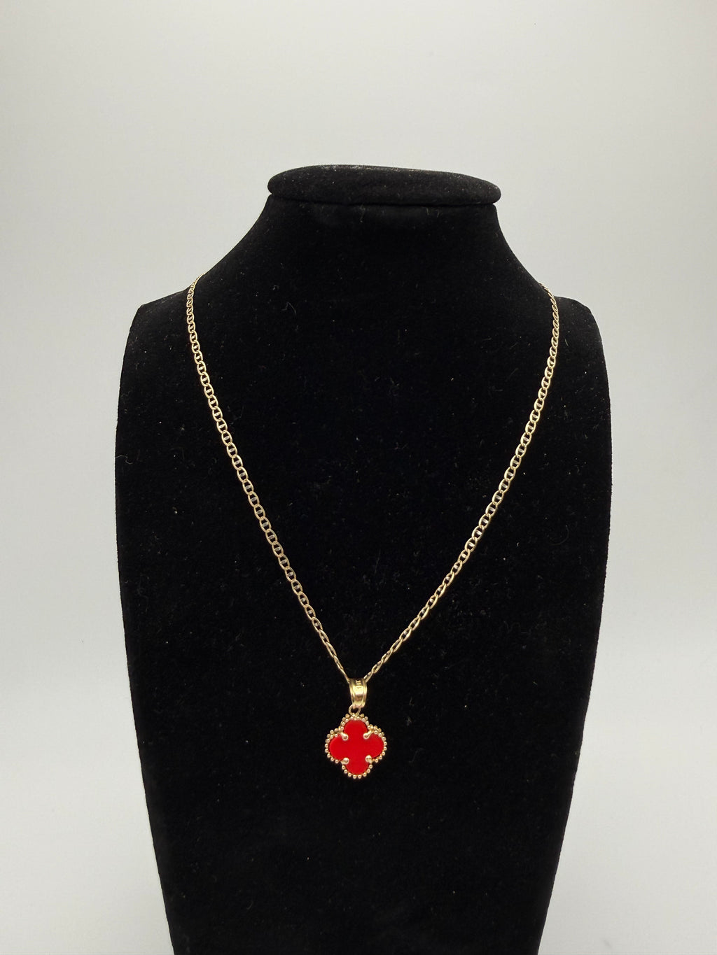 14K Gold Clover Pendant and Mariner Link Chain